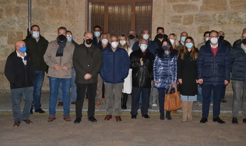 Foto 4 - El PP da el pistoletazo al 13F con un encuentro de sus alcaldes y concejales