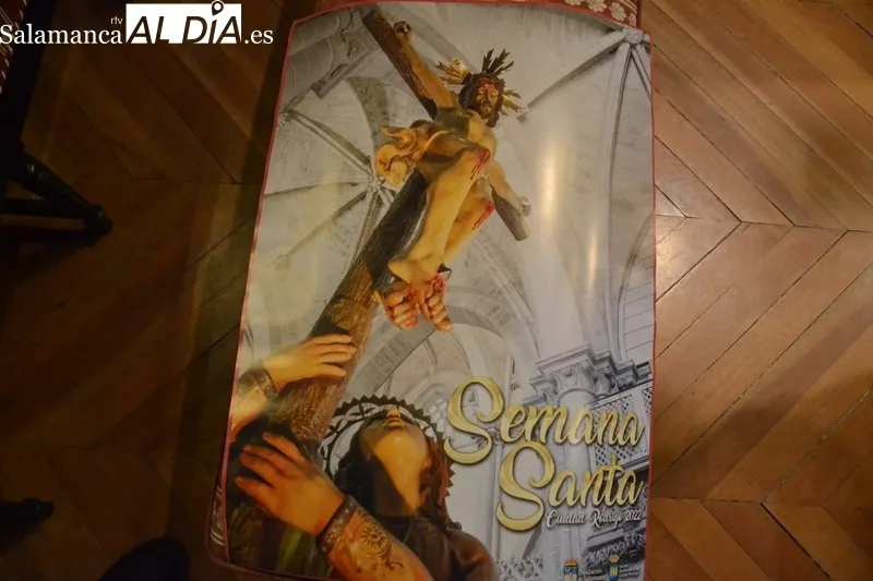 Foto 2 - El Calvario ilustra el cartel de la Semana Santa Mirobrigense, cuya Junta Mayor queda disuelta