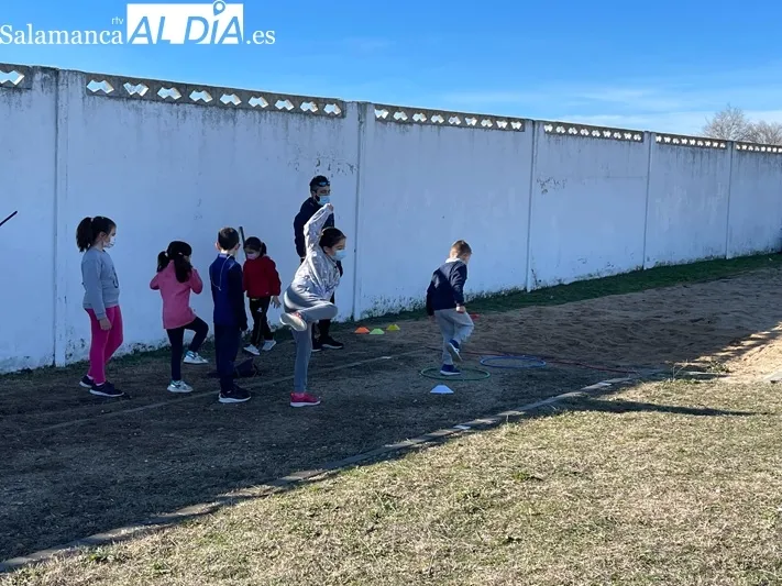 El Polideportivo municipal acogía la primera jornada de Multideporte navideño infantil en Peñaranda