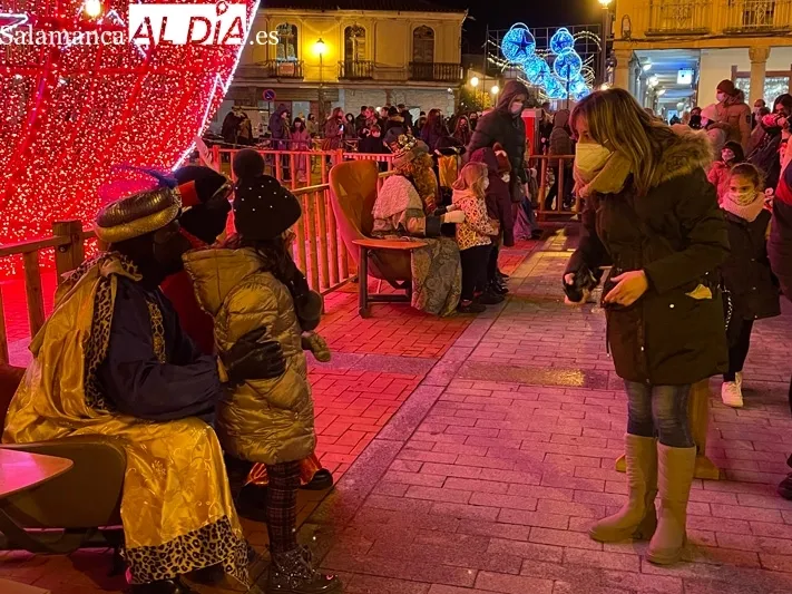 Los Reyes Magos protagonizaban la tradicional recepción real en la Plaza de la Constitución 