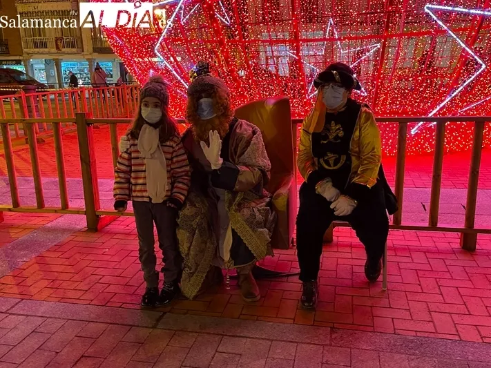 Los Reyes Magos protagonizaban la tradicional recepción real en la Plaza de la Constitución 