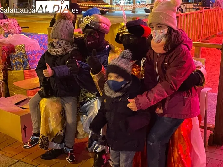 Los Reyes Magos protagonizaban la tradicional recepción real en la Plaza de la Constitución 
