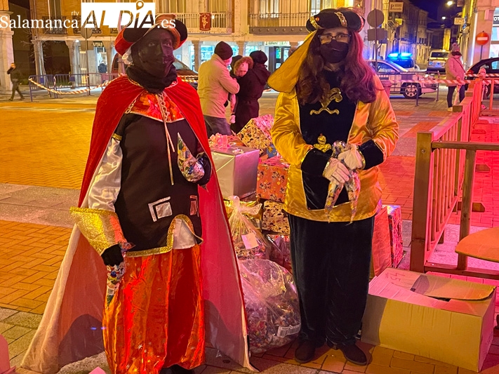Los Reyes Magos protagonizaban la tradicional recepción real en la Plaza de la Constitución 