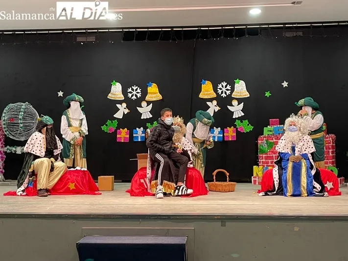 Los niños y niñas de Huerta compartieron la tarde junto a los Reyes Magos en el Centro Cultural 