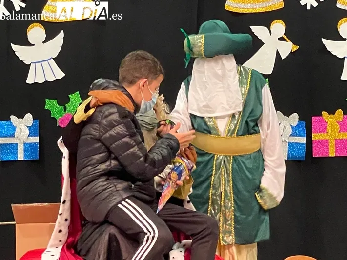 Los niños y niñas de Huerta compartieron la tarde junto a los Reyes Magos en el Centro Cultural 