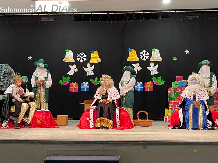 Los niños y niñas de Huerta compartieron la tarde junto a los Reyes Magos en el Centro Cultural 