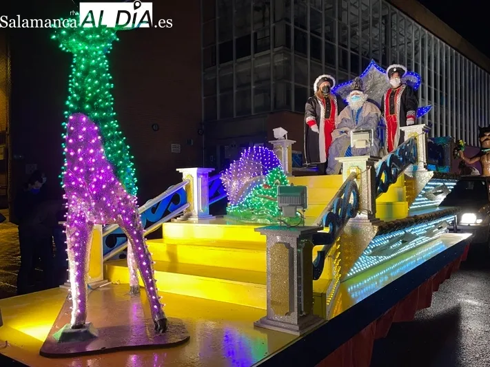 Los Reyes Magos repartían saludos durante la tradicional Cabalgata de Peñaranda 
