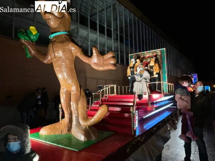 Los Reyes Magos repartían saludos durante la tradicional Cabalgata de Peñaranda 