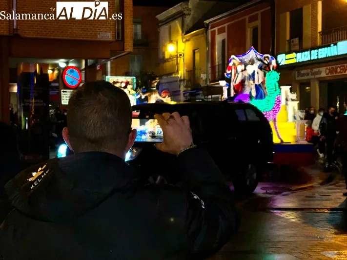 Los Reyes Magos repartían saludos durante la tradicional Cabalgata de Peñaranda 