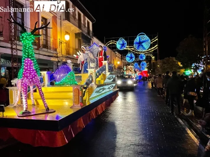 Los Reyes Magos repartían saludos durante la tradicional Cabalgata de Peñaranda 