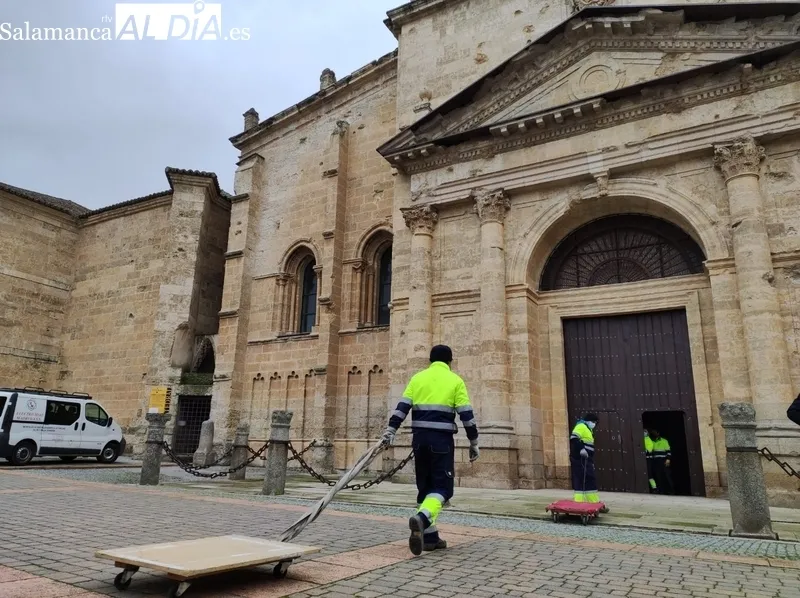 Foto 3 - Intensos preparativos para la toma de posesi&oacute;n de Retana, que se podr&aacute; ver por TRECE