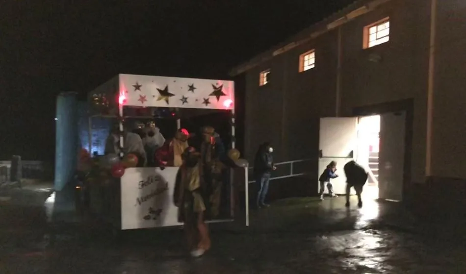Foto 4 - Los Magos llegaron a Gallegos de Arga&ntilde;&aacute;n cargados de regalos