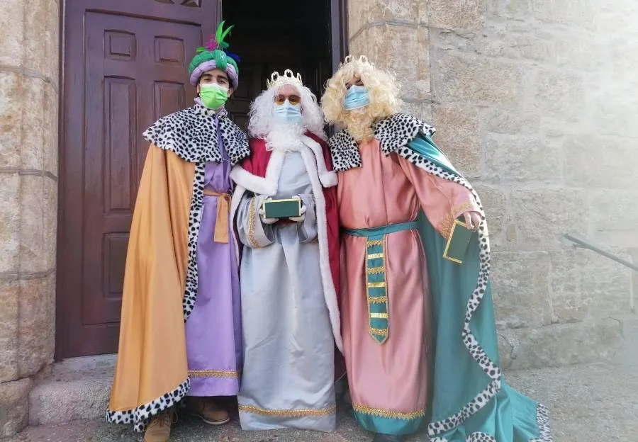 Foto 2 - Los Magos llevan sus ofrendas al Ni&ntilde;o Jes&uacute;s en San Crist&oacute;bal