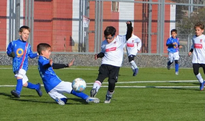 Foto 7 - #M [15|16 ENE] El Alev&iacute;n B del III Columnas abre el &lsquo;exilio&rsquo; del Club en el Pabell&oacute;n Eladio Jim&eacute;nez
