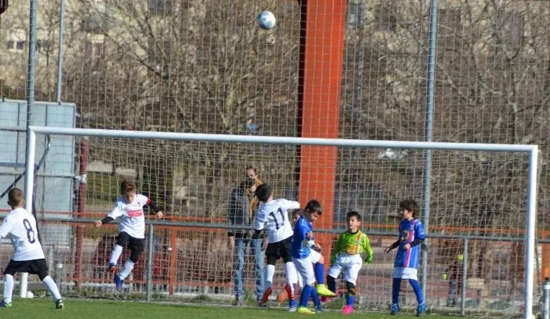 Foto 6 - #M [15|16 ENE] El Alev&iacute;n B del III Columnas abre el &lsquo;exilio&rsquo; del Club en el Pabell&oacute;n Eladio Jim&eacute;nez