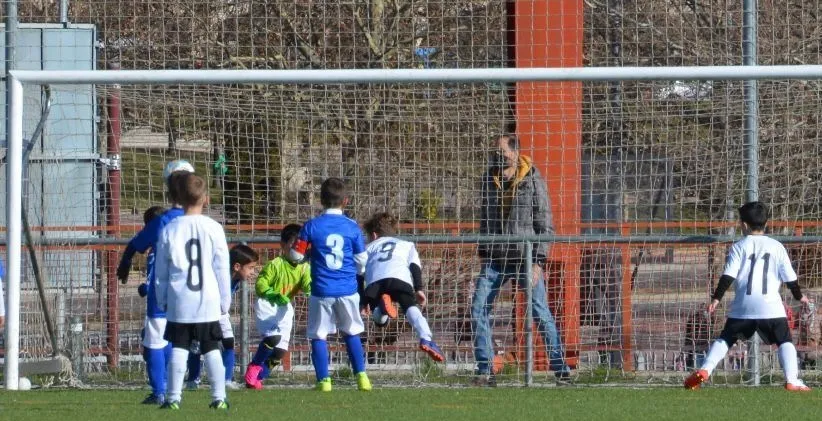 Foto 5 - #M [15|16 ENE] El Alev&iacute;n B del III Columnas abre el &lsquo;exilio&rsquo; del Club en el Pabell&oacute;n Eladio Jim&eacute;nez