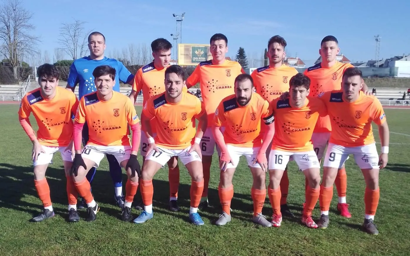 Foto 2 - El Ciudad Rodrigo se reencuentra con el gol pero se queda sin victoria en los &uacute;ltimos minutos