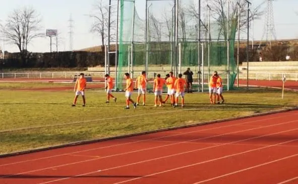 Foto 3 - El Ciudad Rodrigo se reencuentra con el gol pero se queda sin victoria en los &uacute;ltimos minutos