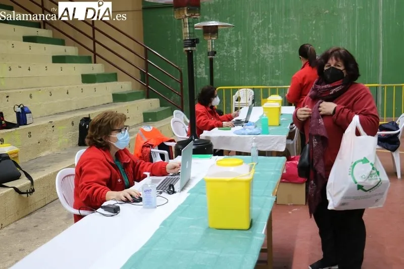 Vacunación de refuerzo en Vitigudino para nacidos entre 196 y 1966 / CORRAL
