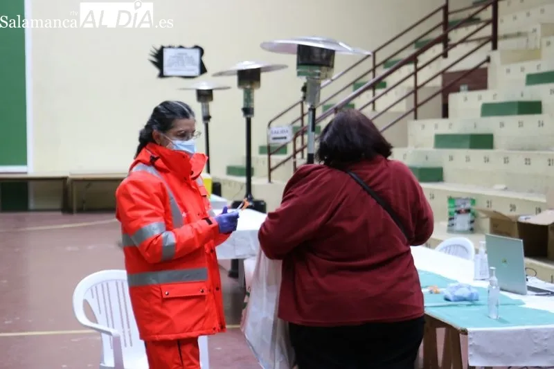 Vacunación de refuerzo en Vitigudino para nacidos entre 196 y 1966 / CORRAL
