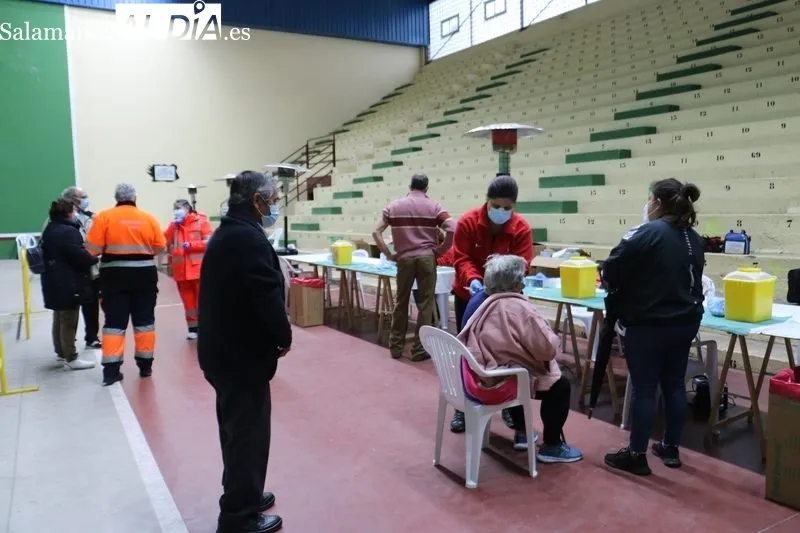Vacunación de refuerzo en Vitigudino para nacidos entre 196 y 1966 / CORRAL