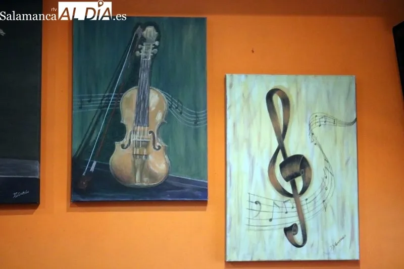Exposición de Joaquín Sánchez Gonzalo en el Café-Bar El Retiro de Vitigudino / CORRAL  