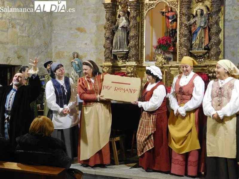 Una de las escenas del montaje teatral 'Buscando a Nebrija', en la Iglesia de Moterrubio de Armuña