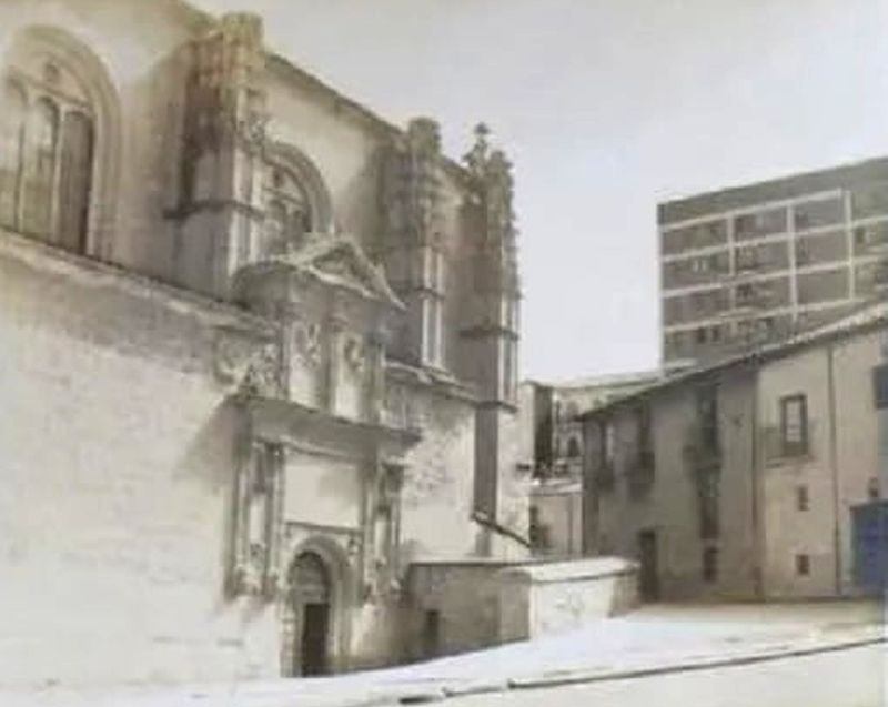 Foto 1 - El antiguo aspecto del entorno de la iglesia de Sancti Spíritus