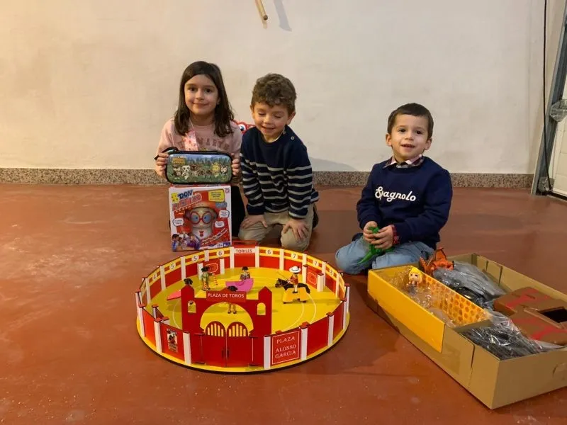 Foto 7 - La ilusi&oacute;n de los regalos en el D&iacute;a de Reyes salmantino