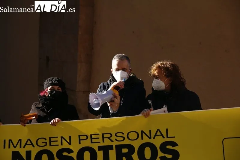 Concentración en Salamanca del sector de las peluquerías, barberías y centros de estética, para reivindicar la bajada del IVA
