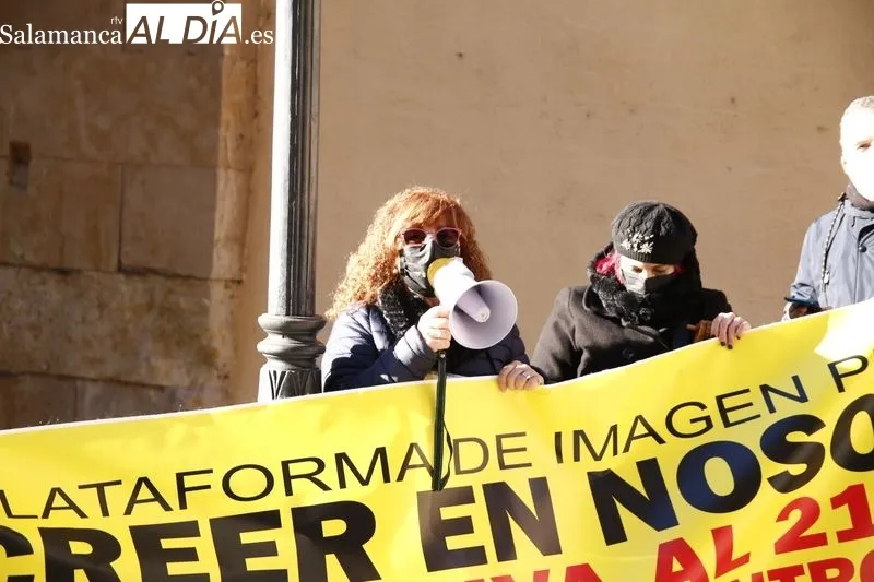 Concentración en Salamanca del sector de las peluquerías, barberías y centros de estética, para reivindicar la bajada del IVA