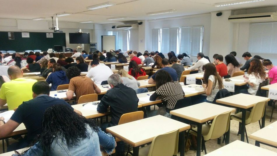 Foto 1 - Alumnos de la UNED recogen firmas para poder seguir haciendo los exámenes online