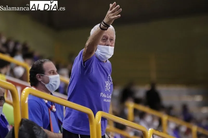 Público en el encuentro de Euroliga entre el Avenida y el Reyer Venezia / Fotos: Guillermo García