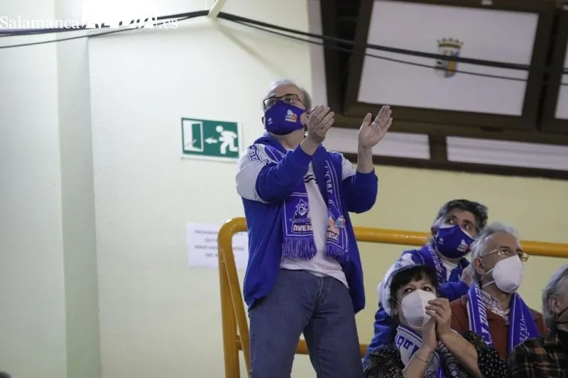 Público en el encuentro de Euroliga entre el Avenida y el Reyer Venezia / Fotos: Guillermo García