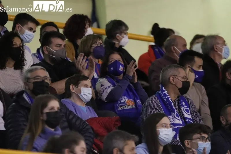 Público en el encuentro de Euroliga entre el Avenida y el Reyer Venezia / Fotos: Guillermo García