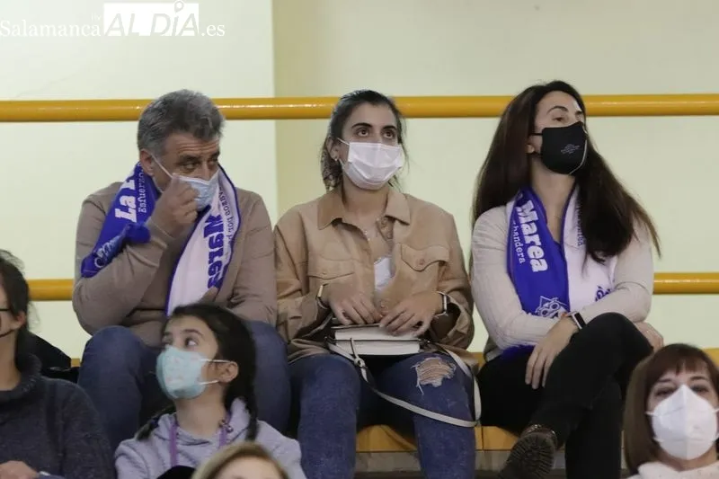 Público en el encuentro de Euroliga entre el Avenida y el Reyer Venezia / Fotos: Guillermo García