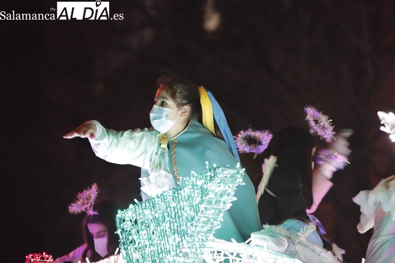 Foto 3 - La Cabalgata de Reyes reparte magia e ilusión en su regreso a las calles de Salamanca 