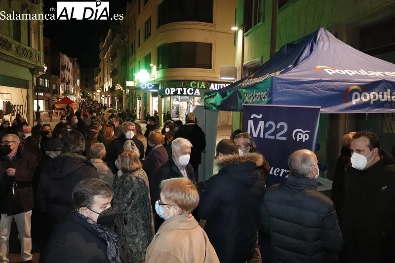 Carpa del PP de Salamanca instalada en la calle Toro
