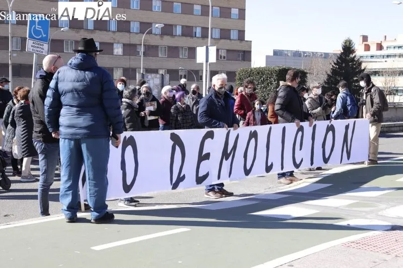 Concentración contra la demolición del antiguo hospital clínico - Guillermo García