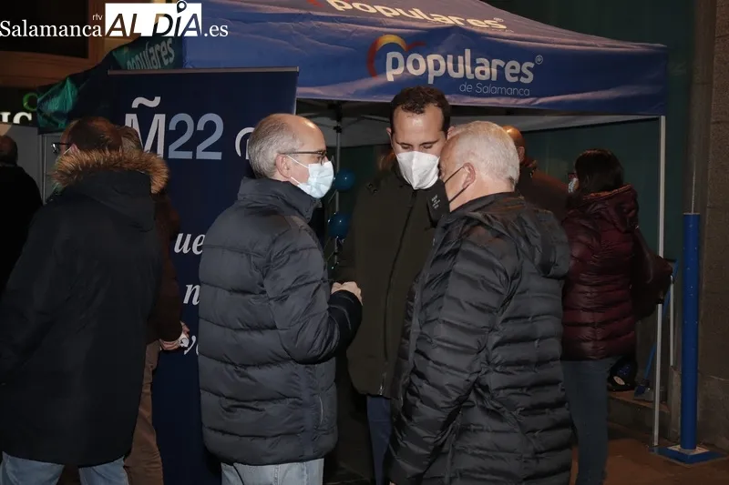 Carpa del PP de Salamanca instalada en la calle Toro
