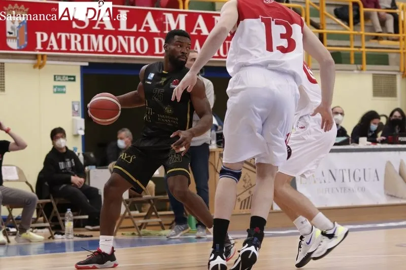 Galería de imágenes del CB Tormes - ULE Basket León / Fotos: Guillermo García