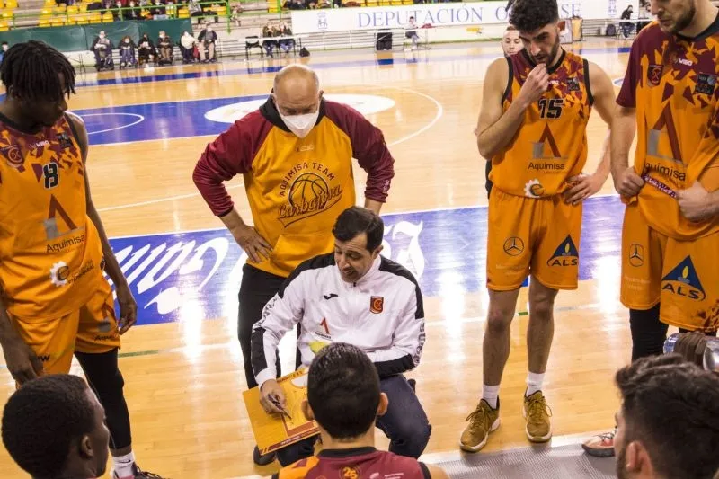 Foto 4 - El Aquimisa Carbajosa se queda sin premio en Orense (83-80)