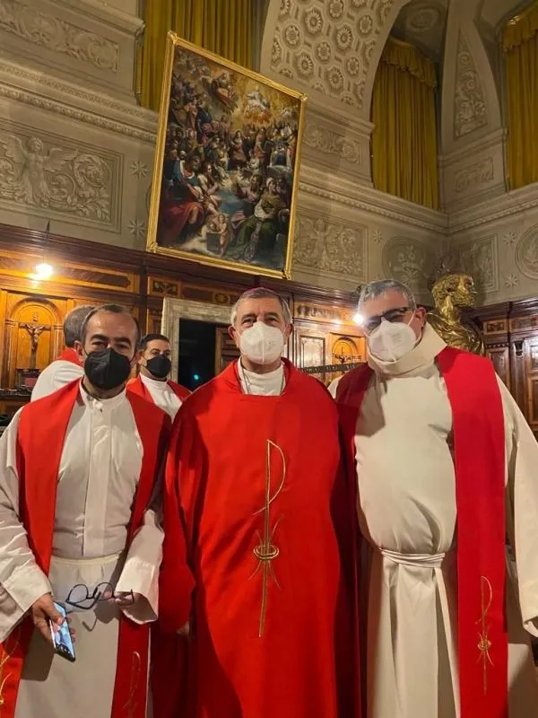 Foto 6 - Jos&eacute; Luis Retana inicia la visita &lsquo;ad limina&rsquo; con una misa ante los restos de San Pedro