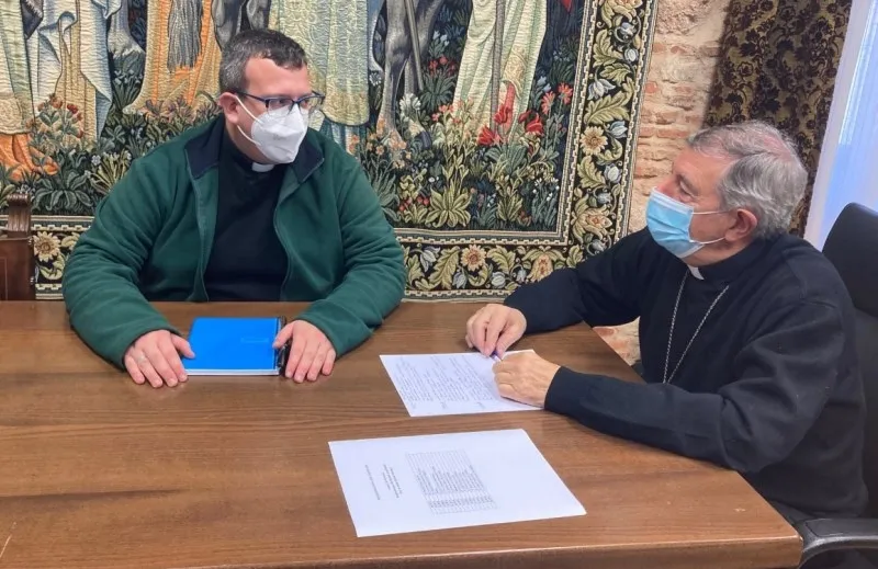 Foto 2 - El nuevo Obispo se re&uacute;ne de uno en uno con todos los sacerdotes de la Di&oacute;cesis