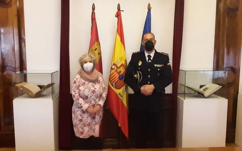 Foto 3 - El comisario jefe de la Polic&iacute;a Nacional se despide de las autoridades salmantinas