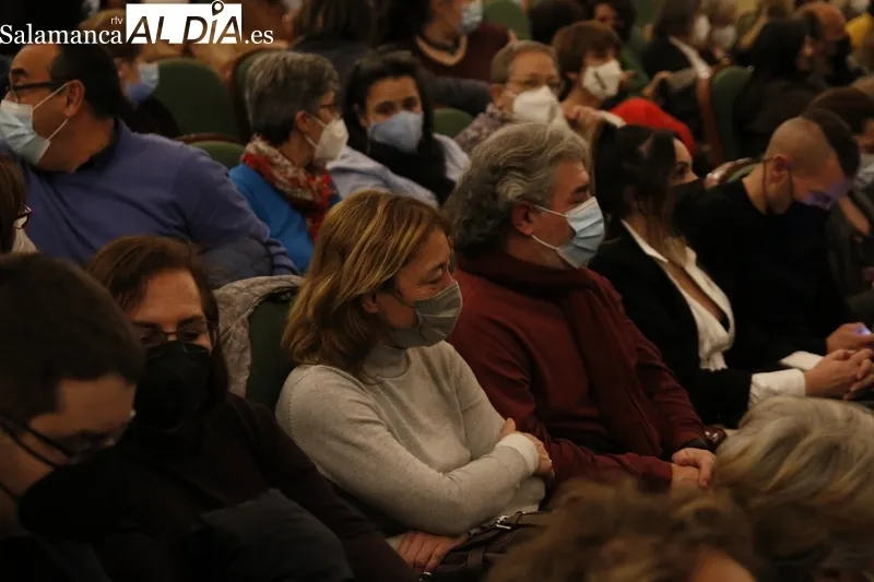Estreno en el Teatro Liceo de '5 segundos, 120 kilos'. Fotos: David Sañudo