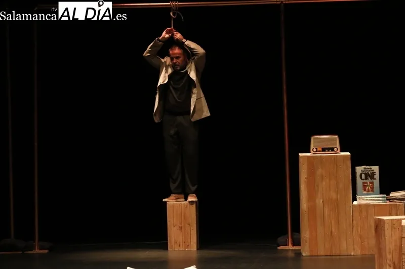 Estreno en el Teatro Liceo de '5 segundos, 120 kilos'. Fotos: David Sañudo