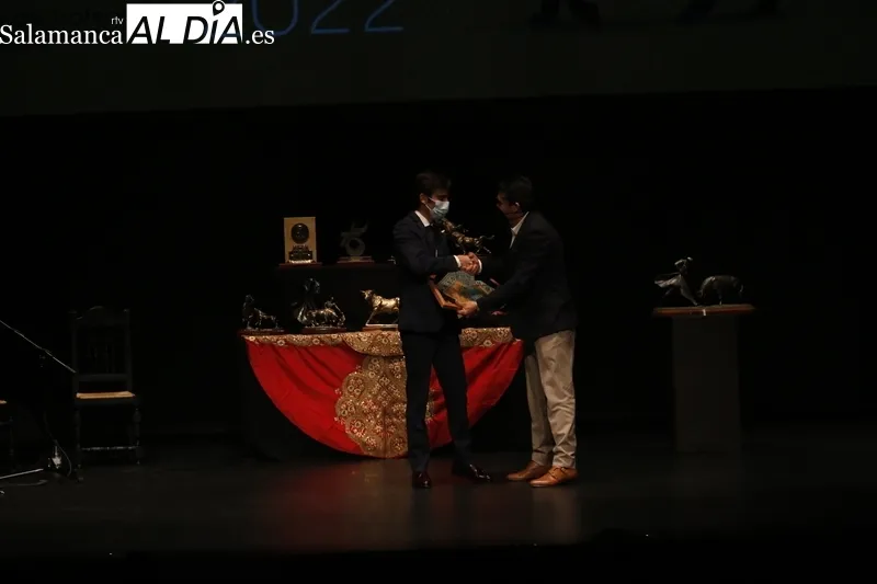 Foto 18 - Velada taurina en el Teatro Liceo con la entrega de trofeos de la Feria 2021 