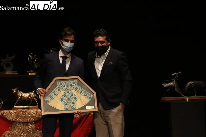 Foto 17 - Velada taurina en el Teatro Liceo con la entrega de trofeos de la Feria 2021 