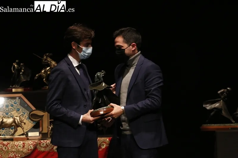 Foto 14 - Velada taurina en el Teatro Liceo con la entrega de trofeos de la Feria 2021 